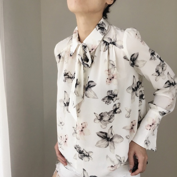 Blair luxe collar with ribbon tie blouse top l1 - Picture 3 of 7